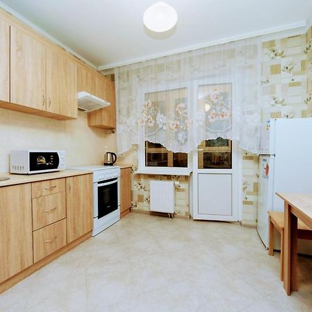 Новая Квартира На Метро Осокорки, Позняки Kiev Esterno foto